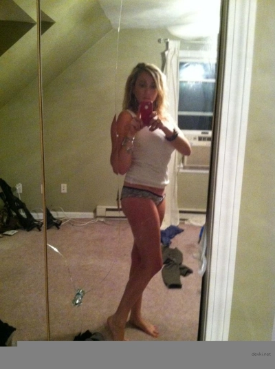 Girl loses phone with intimate photos - Explicit amateur content scandal!