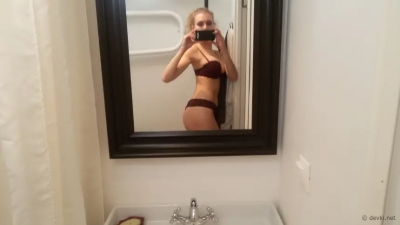 Hot Blonde Babe Masters the Art of Sexy Selfies - Explicit Amateur Photo