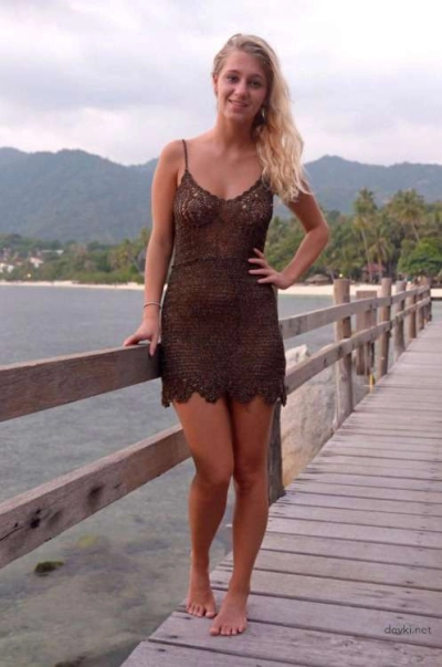 Naked Girl Walking the Streets - Explicit Amateur Photo Scandal