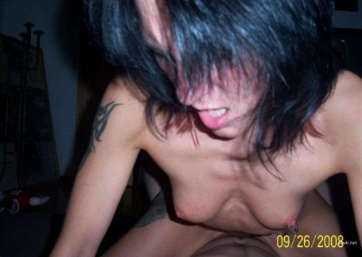 Amateur Porn: Explicit Close-Up of Her Developed Intimate Area