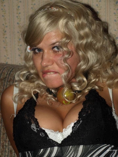 Mature Russian Slut Sucks Cock - Explicit Amateur Blowjob Photo