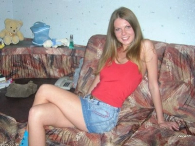 Saucy Nude Amateur Girl: Explicit Photo Shoot for Adults