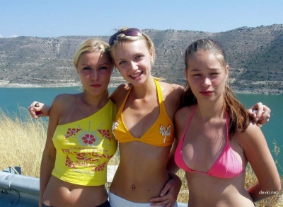 Amateur Girls Vacationing: Explicit Beach Babes Photo Shoot