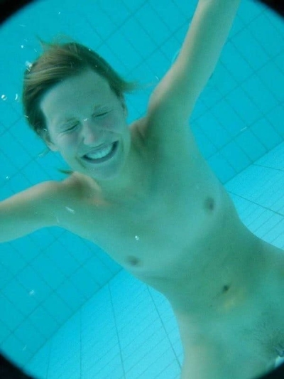 Boobs Floating in Water and Underwater - Explicit Amateur Photos