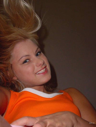 Hot Blonde Amateur Photo: Stunning Blonde Bombshell Exposed