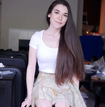 Anal Amateur Porn: Loves Fucking Herself in the Ass