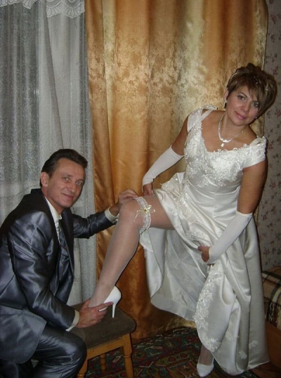 Newlywed Amateur's Explicit Wedding Night Photos - Hot Bride in Action!