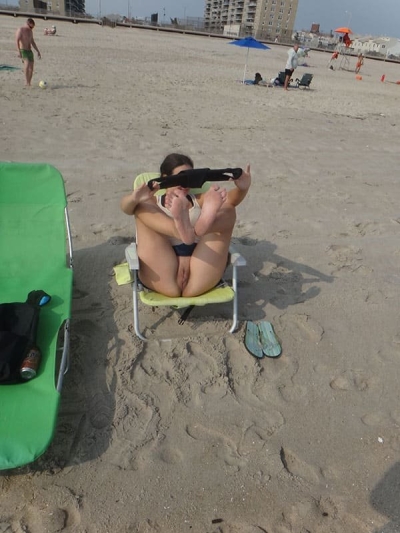 Explicit Pussy Flashes by Girls on the Beach - Amateur Nude Photos