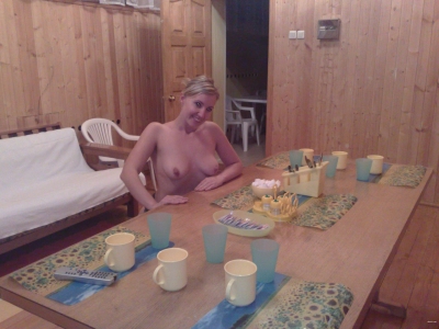 Amateur Girl Relaxing in Sauna: Explicit Nude Photo Session