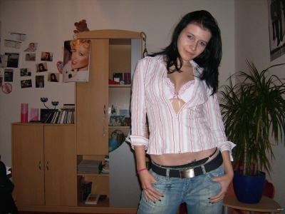 Private Erotic Amateur Girl Photos: Explicit Teen Nudes