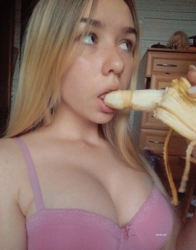 Amateur Student's Explicit Photo Experience - Uncensored College Content