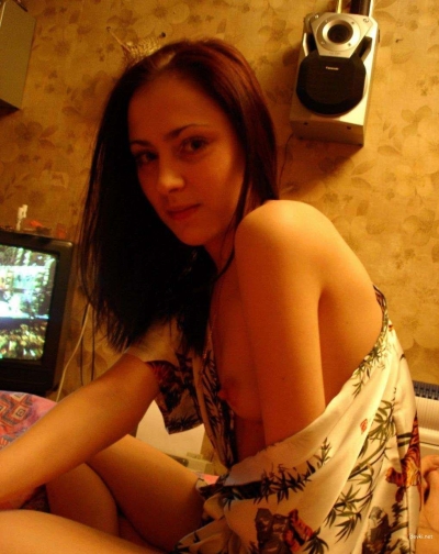 Hardcore Amateur Porn: Hot Babe Gets All Holes Filled