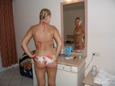 Naked Blowjob in Hotel Room - Amateur Porn Photo