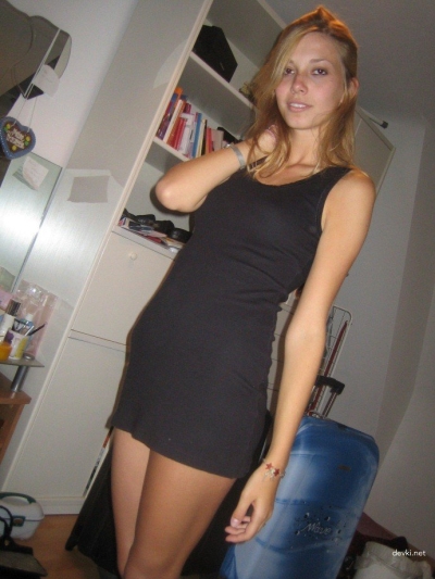 Explicit Young Girl Erotic Amateur Photo Shoot