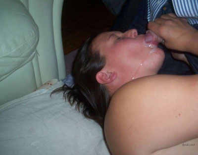 Facial Cumshot: Amateur Girl Gets Covered in Cum