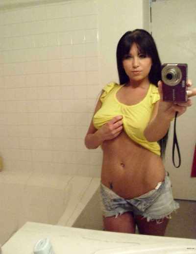 Explicit Busty Girl Erotic Selfies - Amateur Big Boobs Photos