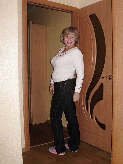 Mature Women: Clothed and Nude Amateur Photos - Explicit MILFs in Action