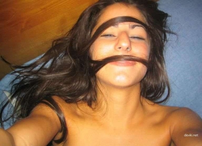 Hot Armenian babe fucks boyfriend on camera