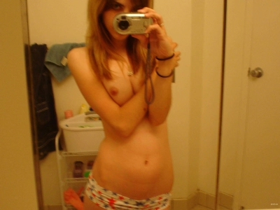 Explicit Close-Up Pussy Amateur Porn Photos