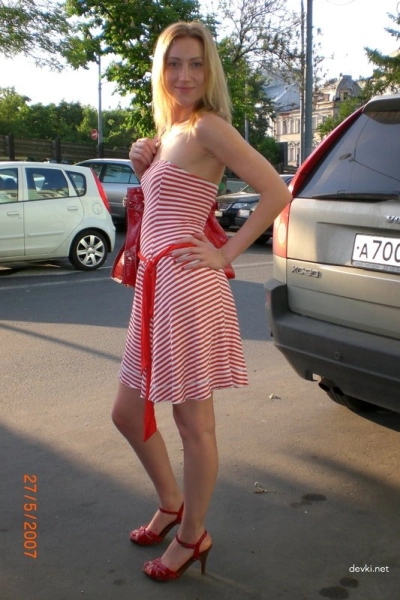 Hot Amateur Babe Shares Erotic Vacation Pics - Well Rested and Ready for More