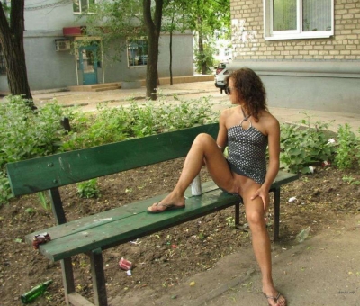 Naked Amateur with Hot Body Posing on the Street - Explicit Outdoor Porn Photo